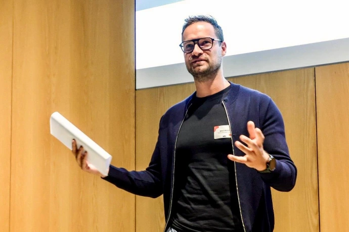 Ignace Decroix - Researcher in Human Technology Trust at Dibiz business consultant Belgium